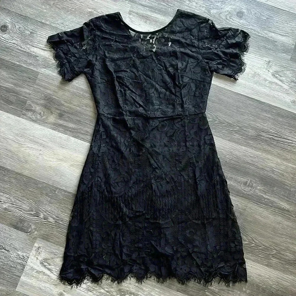🌴Black Lace V back Dress - Picture 1 of 9